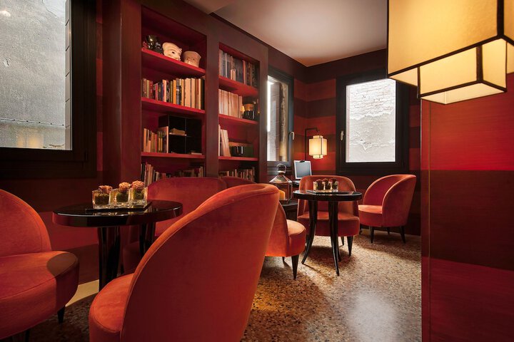 Entrance & Lobby