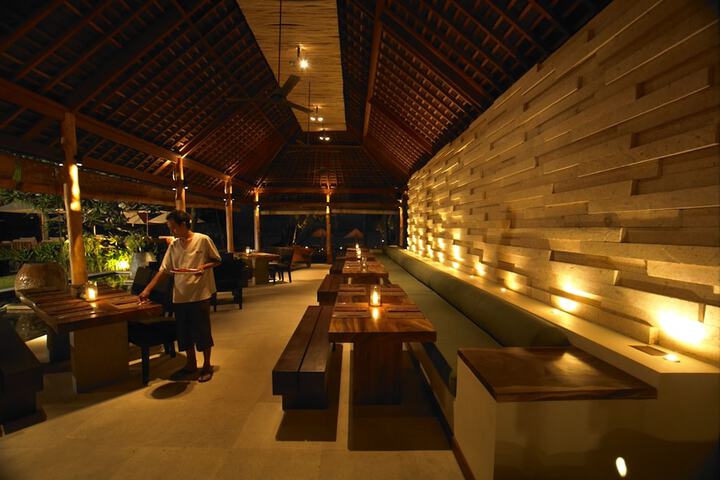 Dining 87 of 137