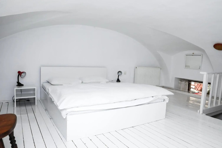 Room 3 of 19