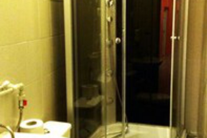 Room 5 of 14