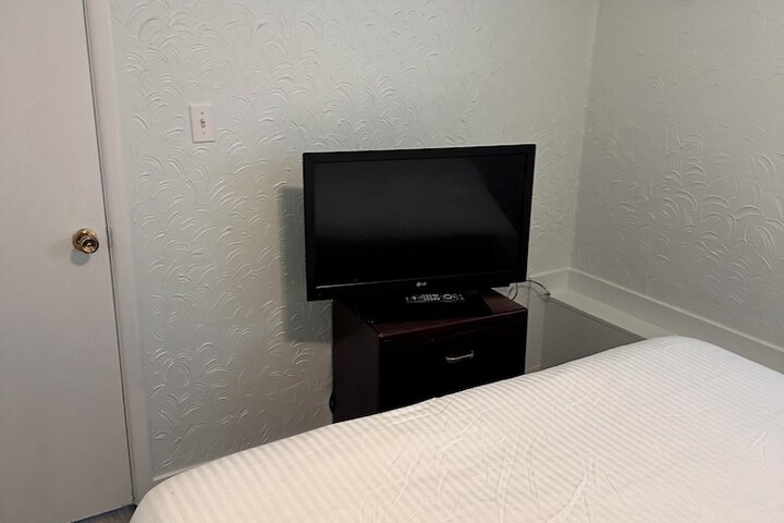 Room 6 of 57