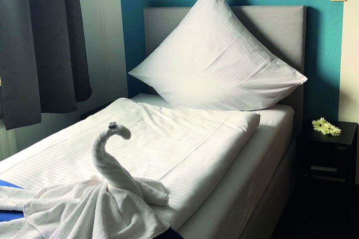 Room 5 of 36