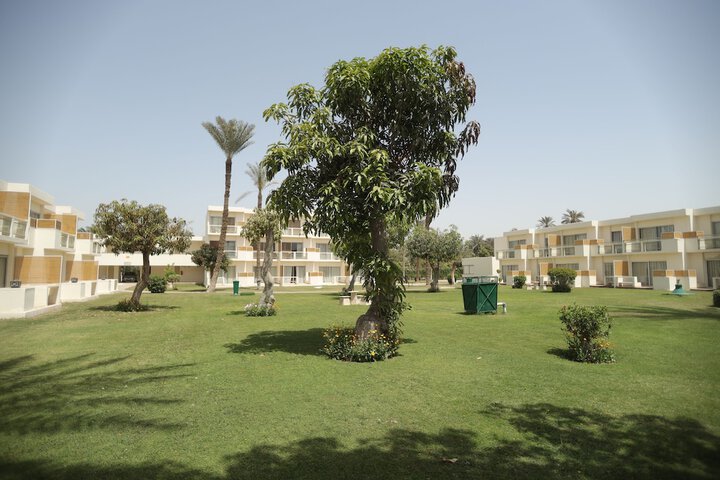 Hotel Exterior 87 of 93