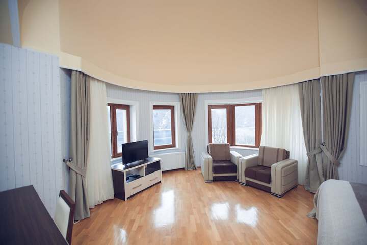 Room 8 of 55