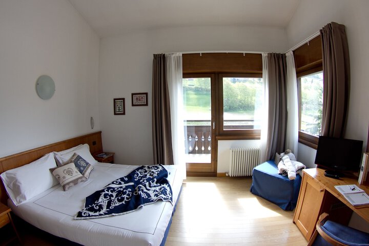 Room 4 of 41