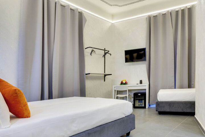 Room 14 of 32