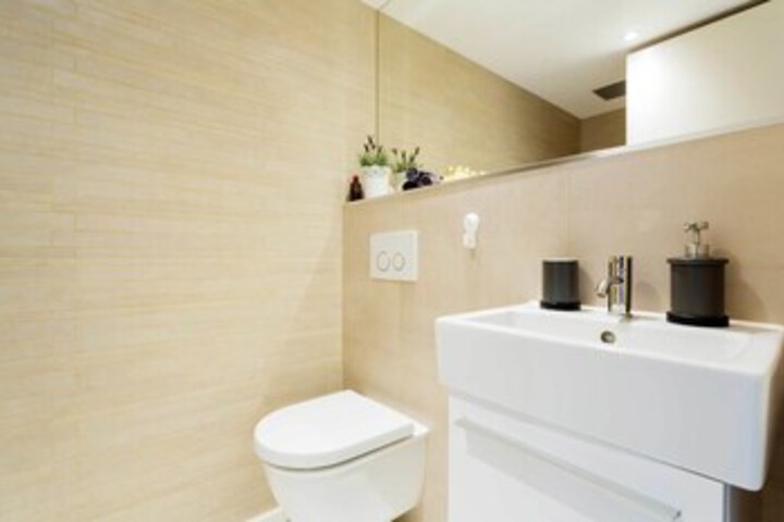 Room 2 of 5
