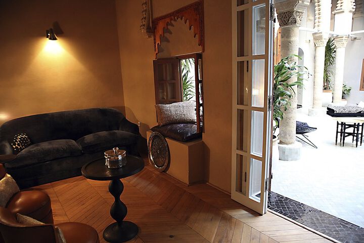 Lounge 45 of 63