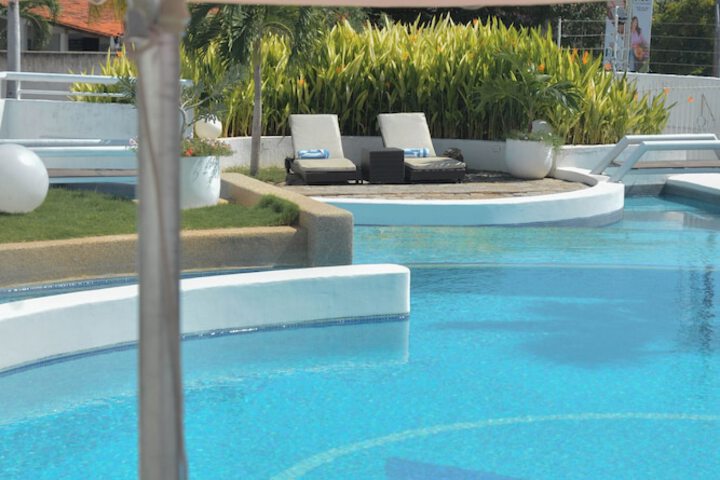 Pool 27 of 77