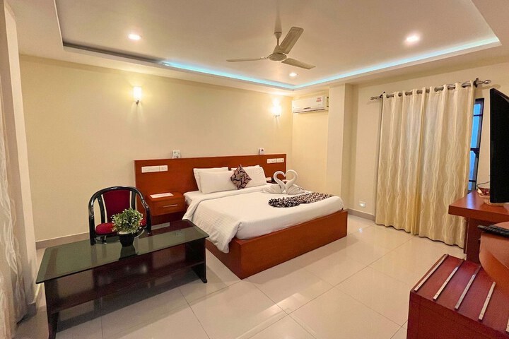 Room 4 of 18