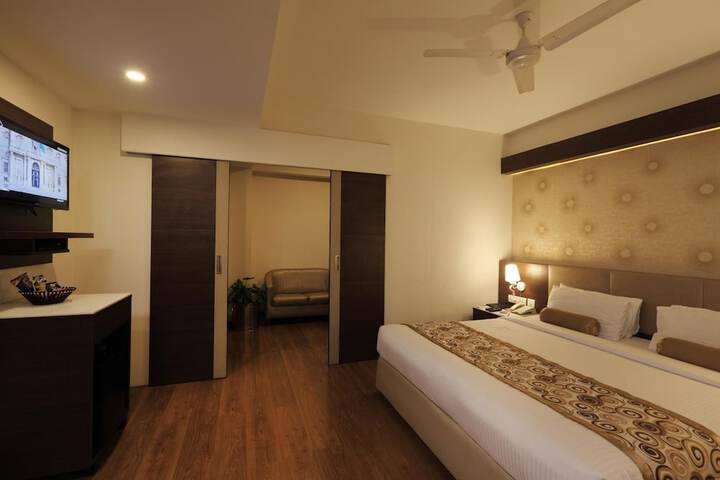 Room 7 of 44
