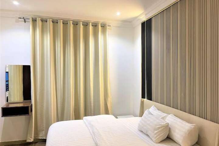 Room 10 of 57