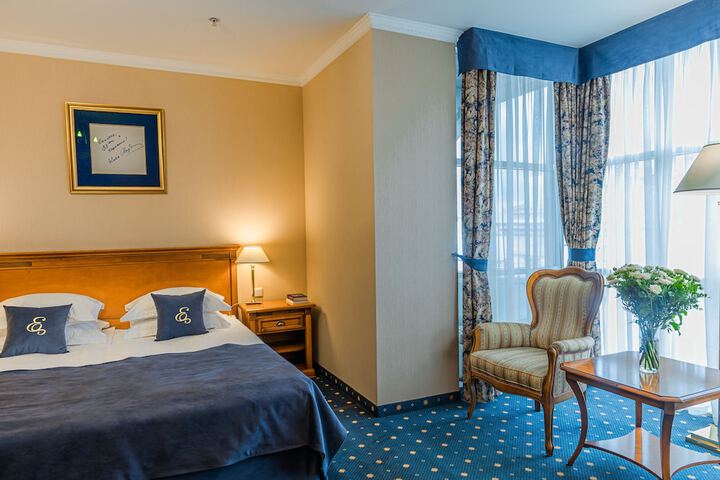 Room 54 of 117