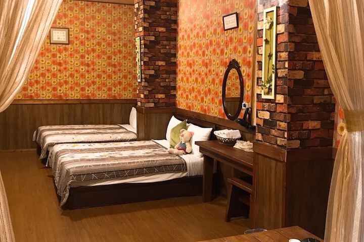 Room 9 of 49