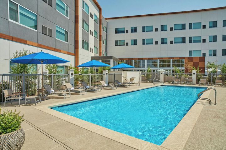 Pool 3 of 8