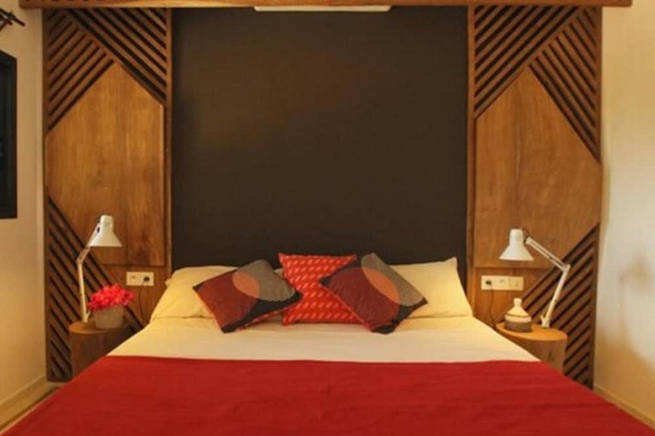 Room 4 of 32
