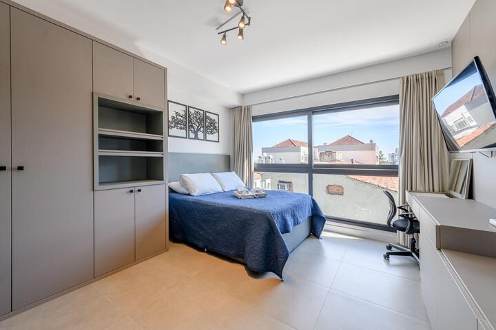 Room 10 of 29