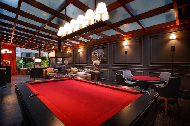 Lounge 58 of 73