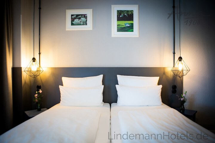 Room 40 of 83