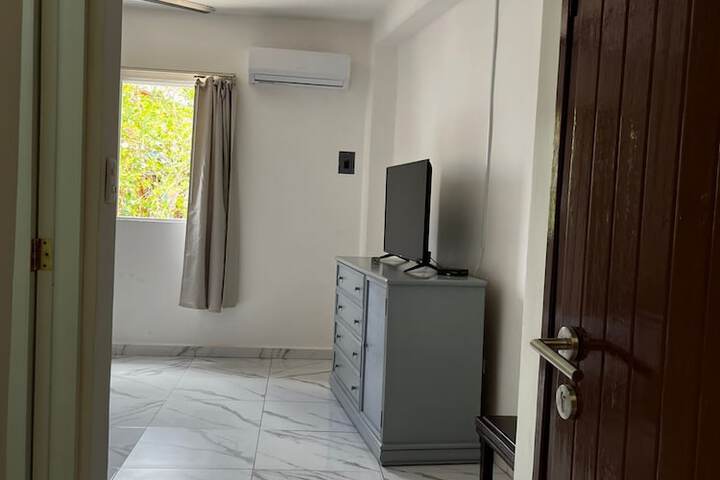Room 5 of 8