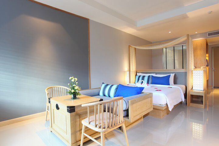 Room 28 of 68