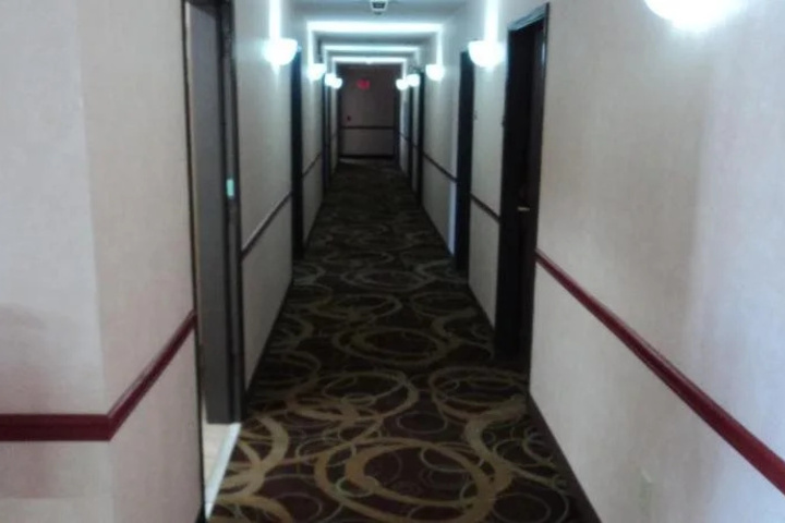 Room 8 of 12