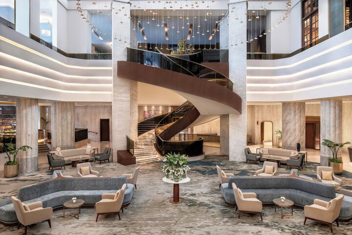 Entrance & Lobby