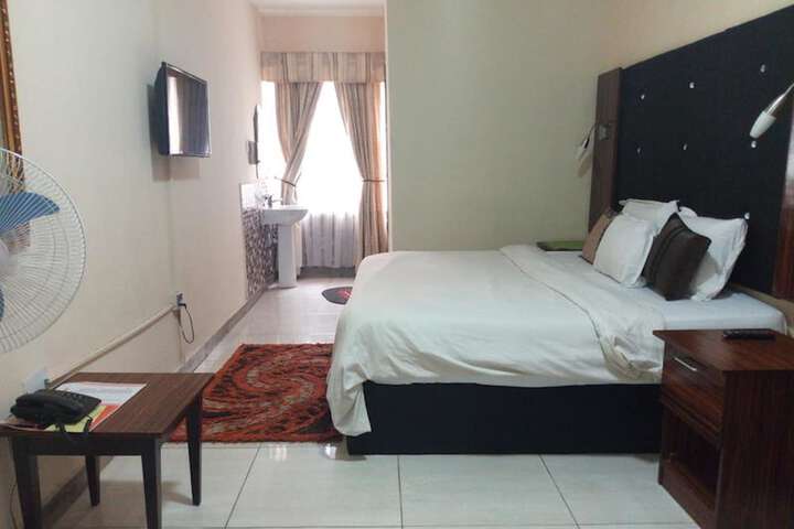 Room 3 of 23