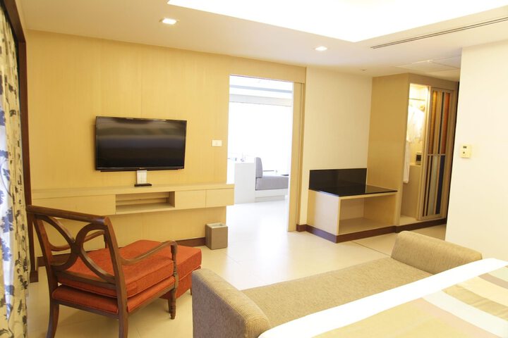 Room 22 of 122