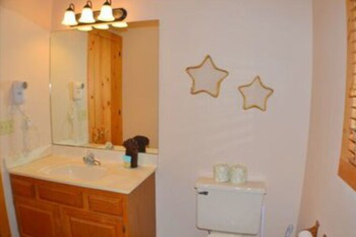 Room 6 of 25