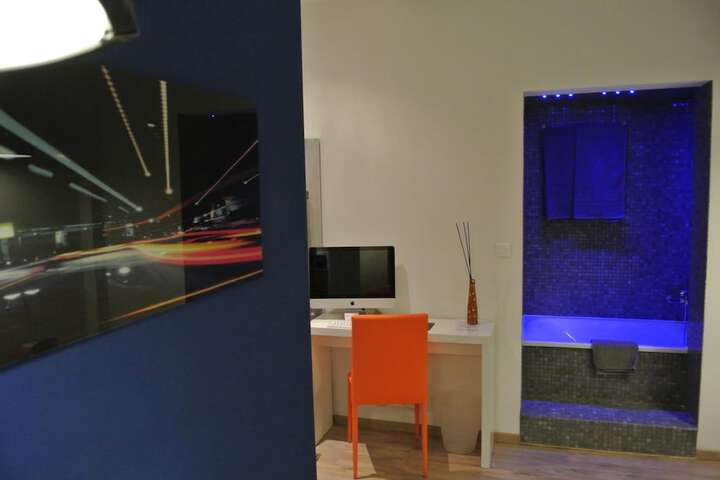 Room 18 of 65