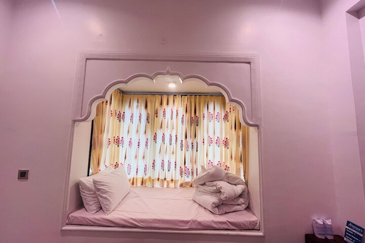 Room 8 of 23