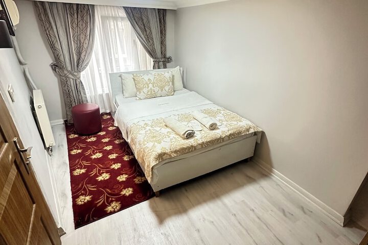 Room 4 of 41