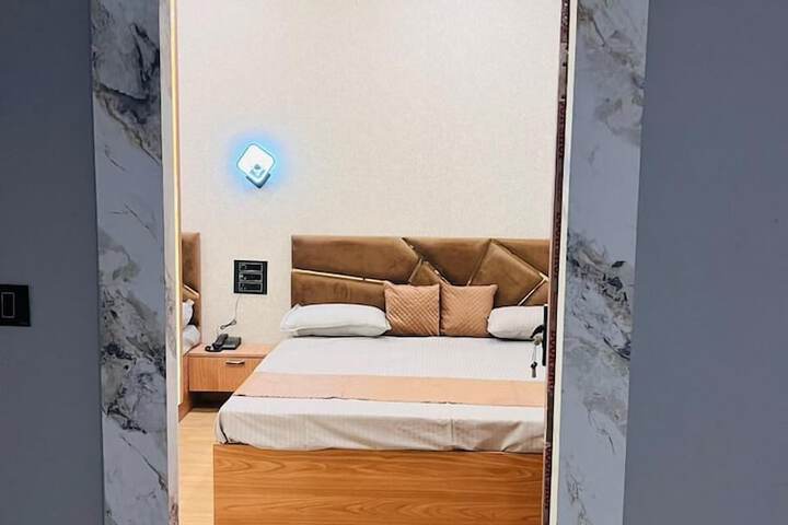 Room 2 of 17