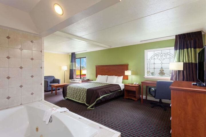 Room 11 of 35