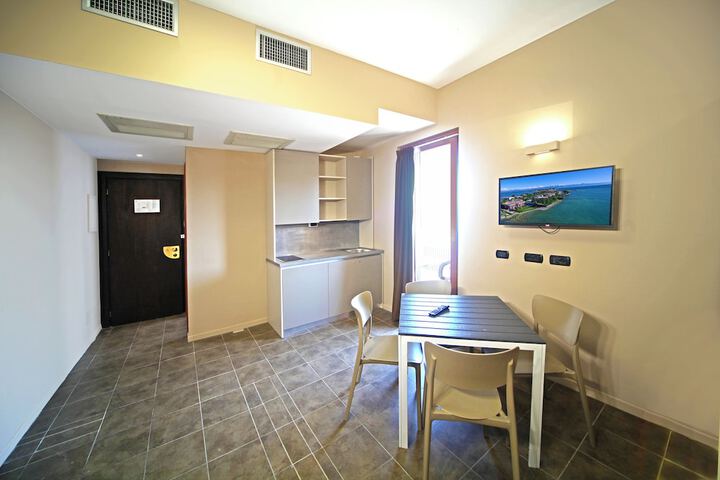 Room 20 of 30