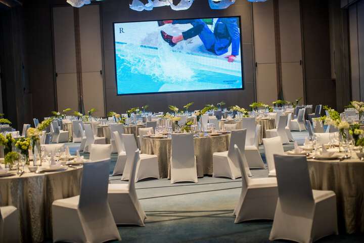 Ballroom/Hall 117 of 151