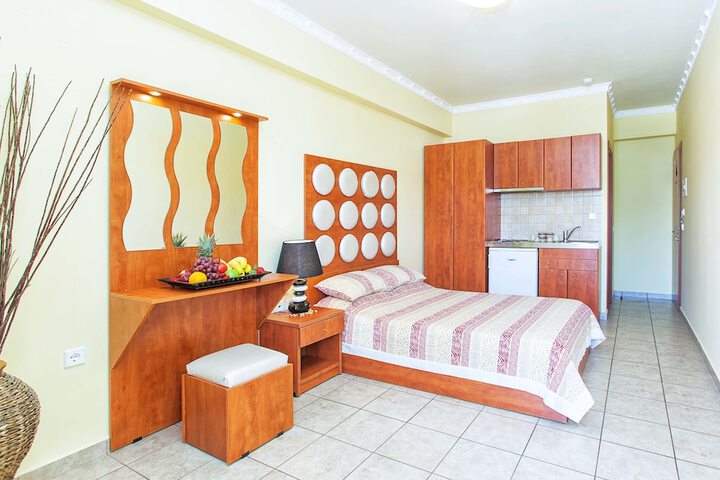 Room 8 of 36