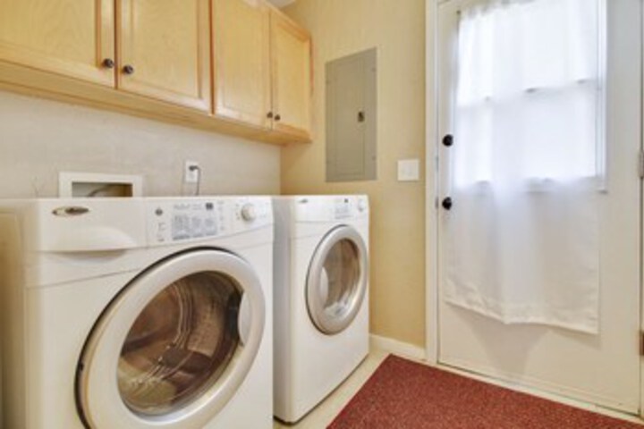 Laundry 4 of 10