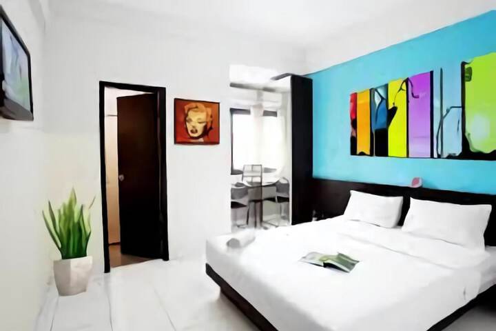 Room 8 of 21