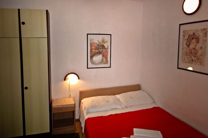 Room 5 of 26