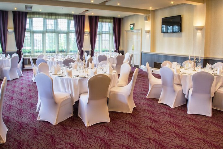 Ballroom/Hall 80 of 102