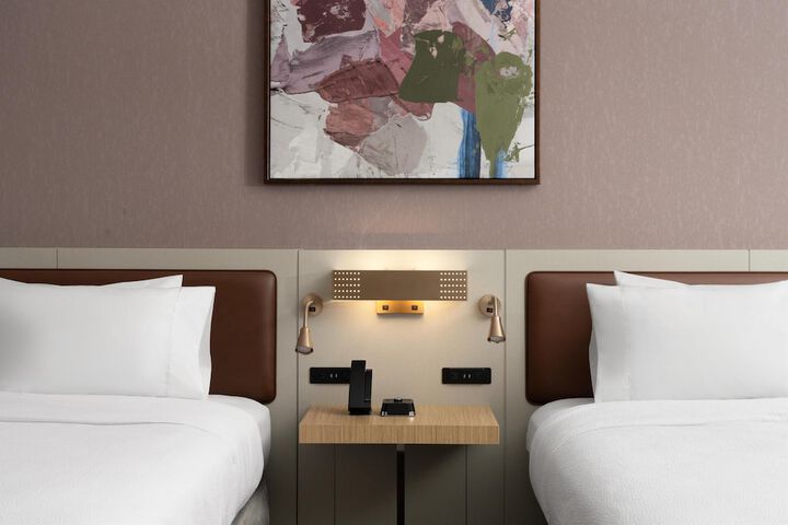 Room 15 of 62