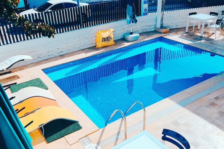 Pool 33 of 35