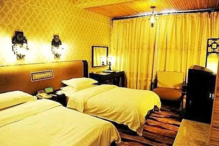 Room 15 of 19