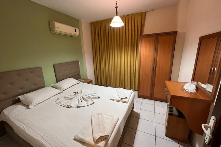 Room 12 of 44