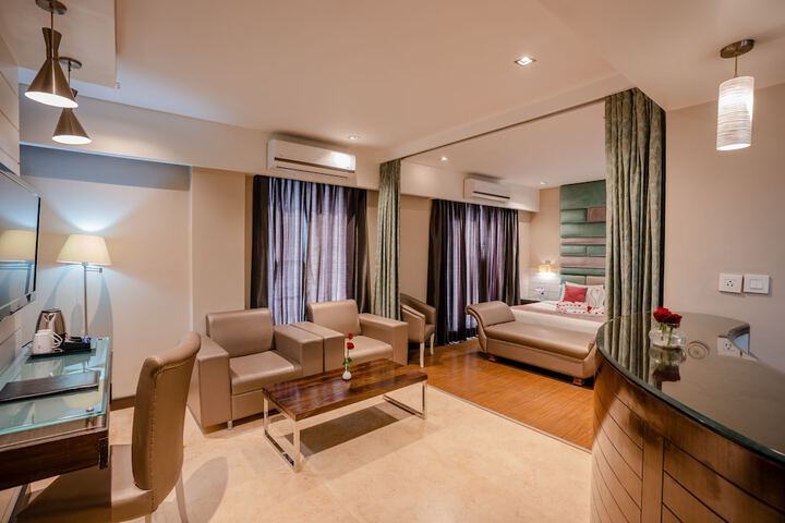 Room 13 of 38