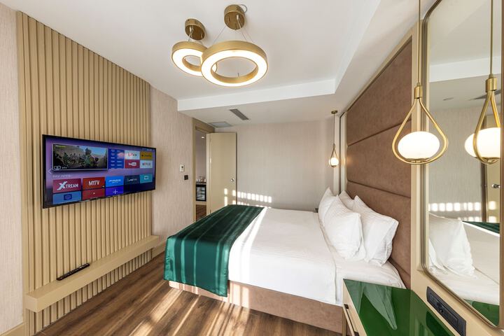 Room 28 of 64
