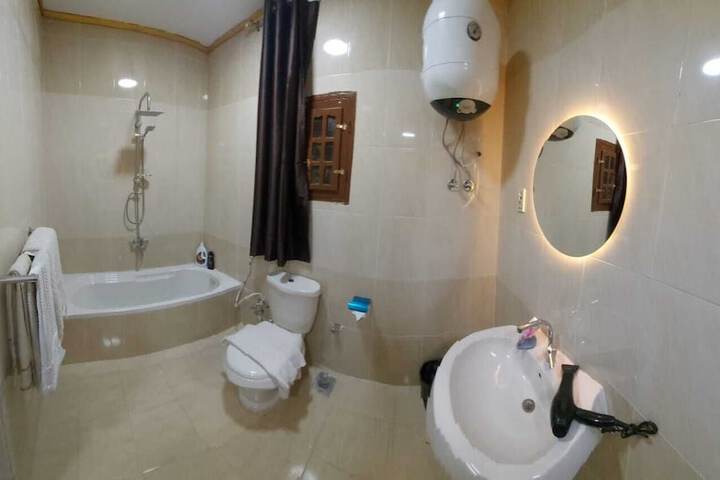 Room 5 of 17