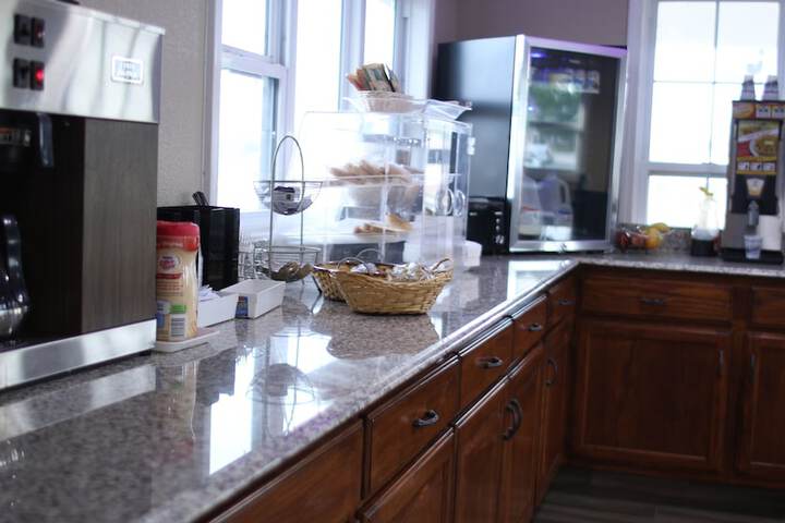 Breakfast/Coffee Service 46 of 55